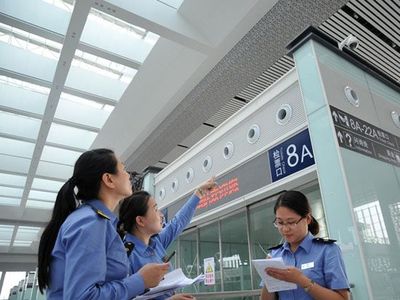 合肥高鐵南站工作人員陸續(xù)"上崗"電子設(shè)備已安裝到位